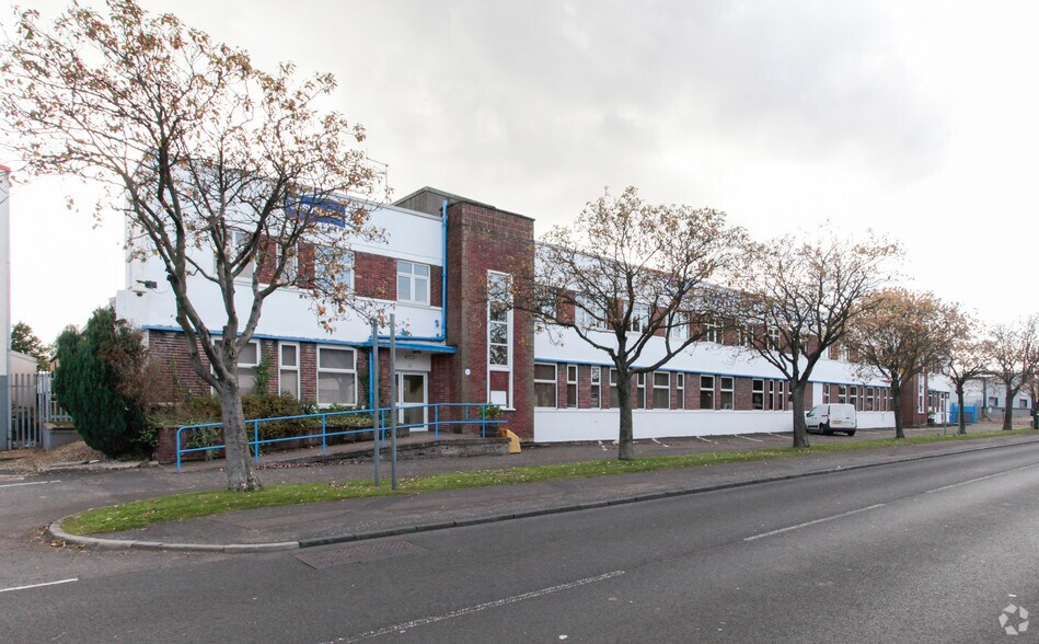 68-74 Queen Elizabeth Ave, Glasgow à louer - Photo de l’immeuble – Image 3 sur 3