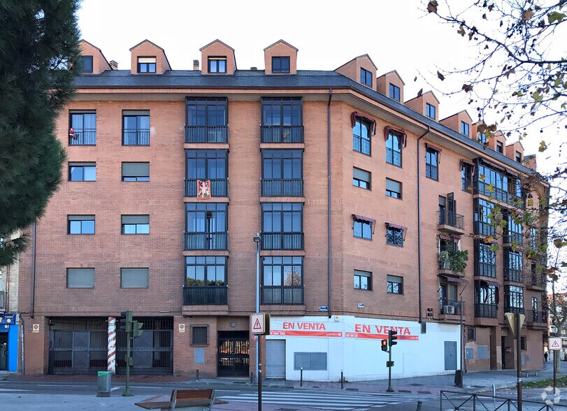 Immeuble residentiel dans Alcorcón, Madrid à vendre - Photo principale – Image 1 sur 2