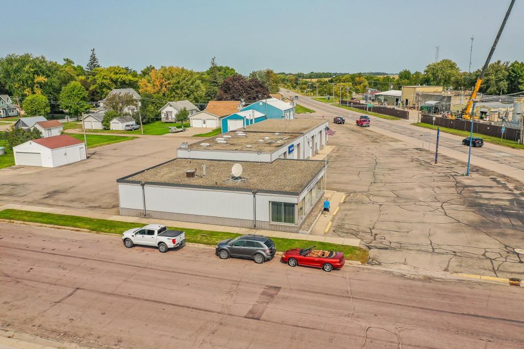 206 N Highway Ave, Blooming Prairie, MN à vendre Photo principale– Image 1 sur 34