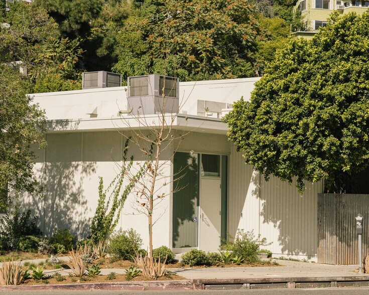 1825 Hyperion Ave, Los Angeles, CA à louer - Photo de l’immeuble – Image 2 sur 22