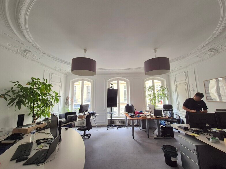 43 Rue De Douai, Paris à louer - Photo de l’immeuble – Image 2 sur 15