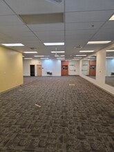 121 W Foothill Blvd, Upland, CA à louer Photo intérieure– Image 2 sur 9