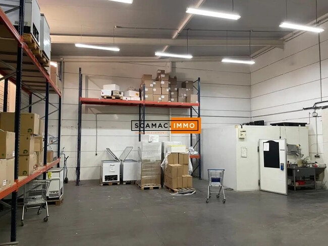 Plus de détails pour Industriel/Logistique à louer
