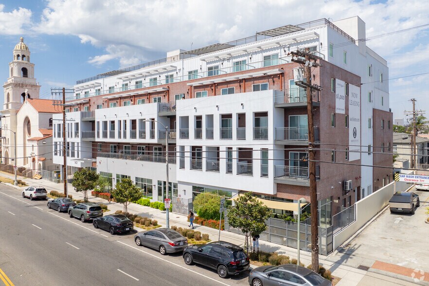 1421-1439 W Adams Blvd, Los Angeles, CA à louer - Photo de l’immeuble – Image 3 sur 5
