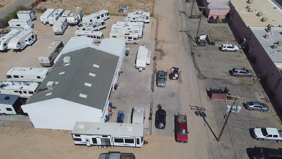 7026 Xavier Ave, California City, CA à vendre - Vidéo sur l’annonce professionnelle – Image 2 sur 16