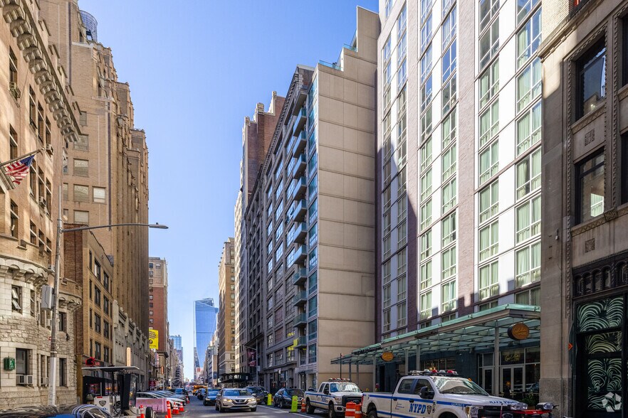 145 W 30th St, New York, NY à louer - Photo de l’immeuble – Image 1 sur 7