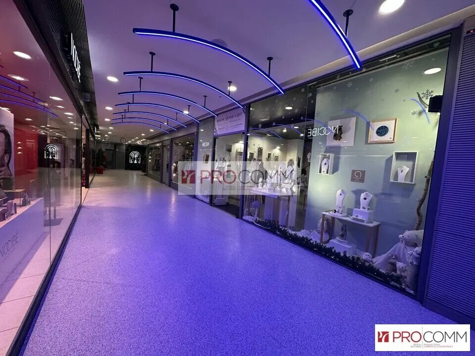 Local commercial dans Chartres à louer Photo de l’immeuble– Image 1 sur 2