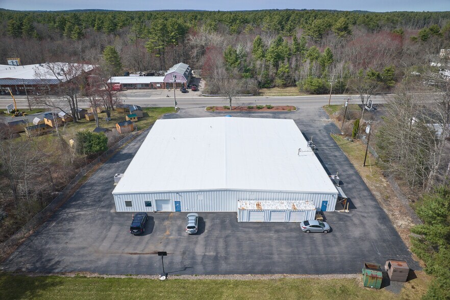 1360 Main St, Millis, MA à vendre - Photo de l’immeuble – Image 3 sur 17