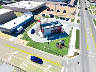 Plus de détails pour 901 W Platt St, Maquoketa, IA - Local commercial à vendre