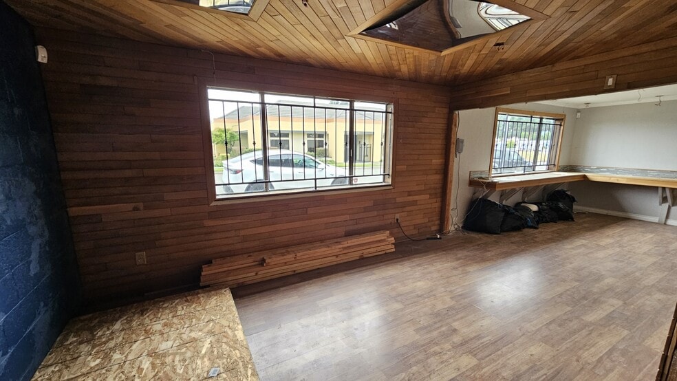 551 14th Ave, Longview, WA à vendre - Photo de l’immeuble – Image 2 sur 16