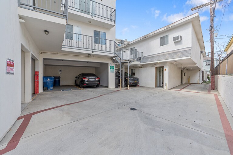 3317 Bagley Ave, Los Angeles, CA à vendre - Photo de l’immeuble – Image 2 sur 8