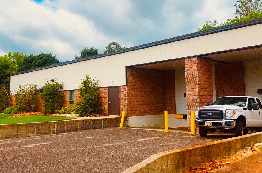 110-130 Miller Rd, Medford, NJ à vendre - Photo de l’immeuble – Image 2 sur 8