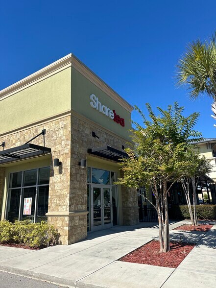10041 University Plaza Dr, Fort Myers, FL à louer - Photo de l’immeuble – Image 2 sur 6