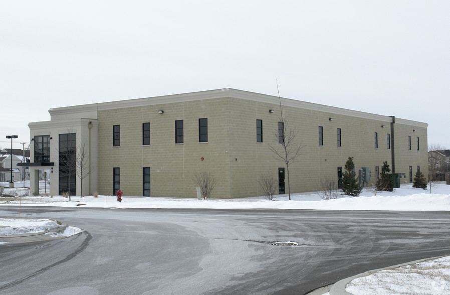 1209-1213 Oak St, North Aurora, IL à vendre - Photo de l’immeuble – Image 3 sur 5