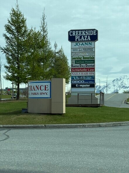 1830 E Parks Hwy, Wasilla, AK à louer - Photo de l’immeuble – Image 2 sur 6