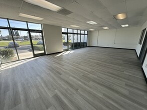 14525 Valley View Ave, Santa Fe Springs, CA à louer Photo intérieure– Image 2 sur 6