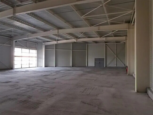 Plus de détails pour Local commercial à vendre