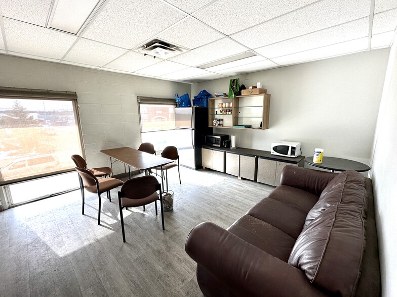 4630 61 St, Red Deer, AB à louer - Photo intérieure – Image 3 sur 25