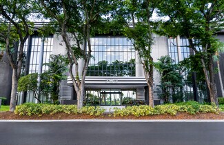 Plus de détails pour 700 NW 107th Ave, Miami, FL - Bureau à louer