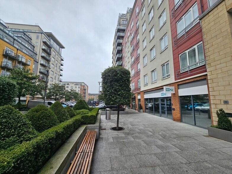 Aerodrome Rd, Londres à louer - Photo de l’immeuble – Image 2 sur 9