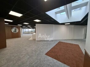 Bureau dans Torcy à louer Photo intérieure– Image 2 sur 11