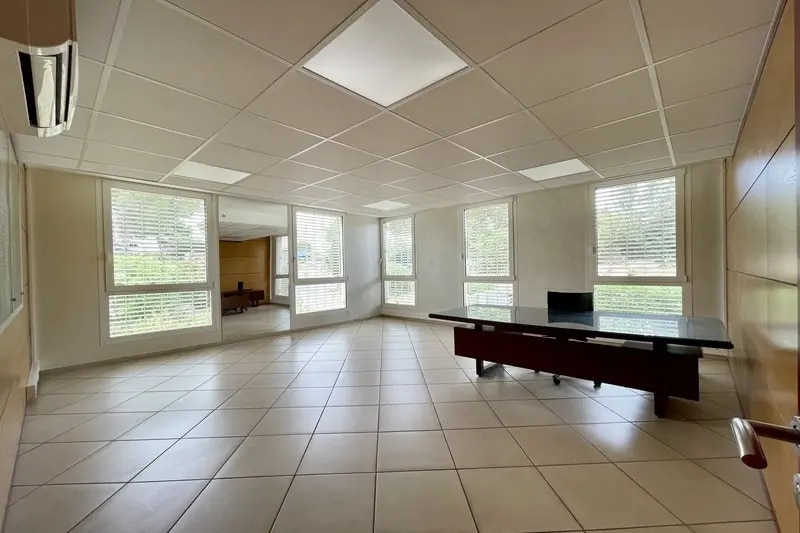 Bureau dans Béziers à louer - Photo de l’immeuble – Image 2 sur 7