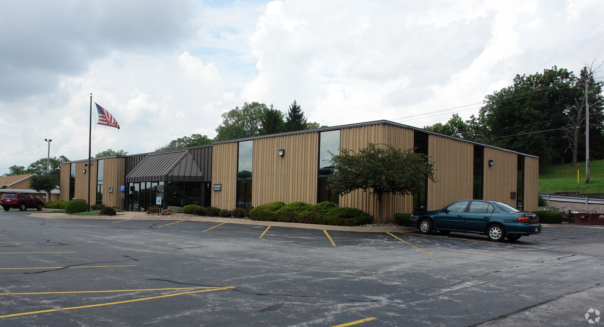 4900 38th Ave, Moline, IL à louer Photo principale– Image 1 sur 7