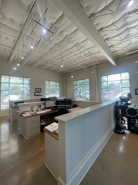 242 W Sunset Rd, San Antonio, TX à vendre - Photo de l’immeuble – Image 3 sur 17