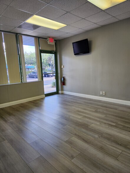 5100 W Copans Rd, Margate, FL à louer - Photo intérieure – Image 1 sur 28