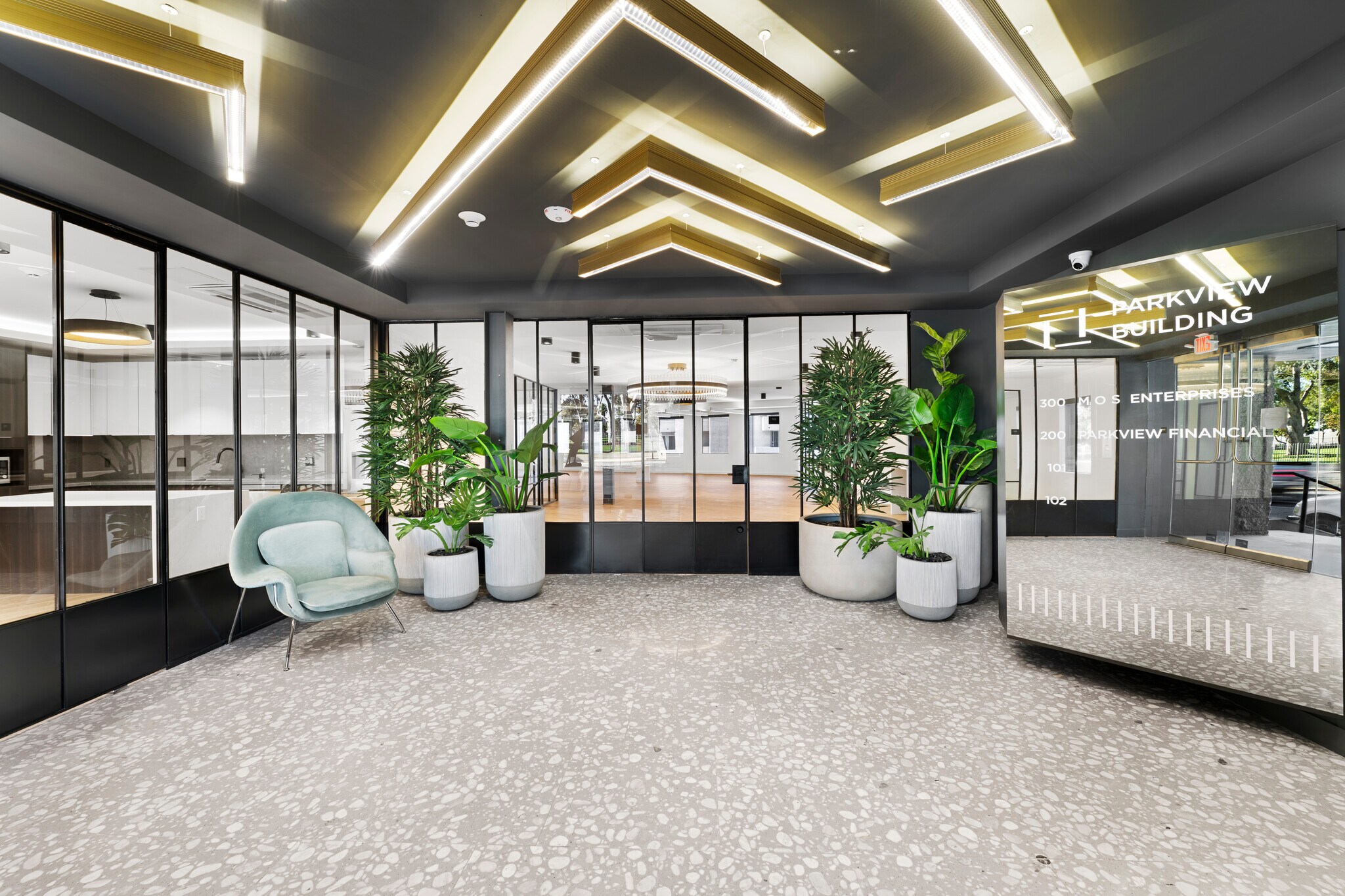 11440 San Vicente Blvd, Los Angeles, CA à louer Photo principale– Image 1 sur 27