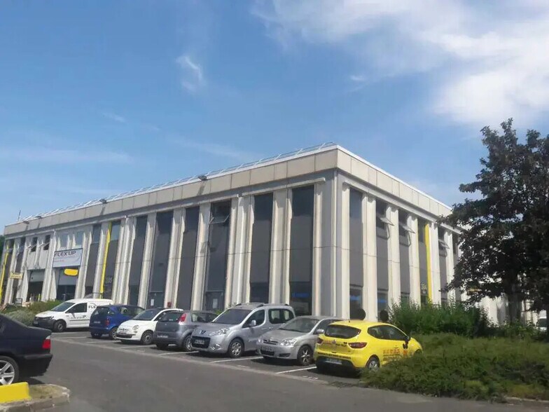 Industriel/Logistique dans Gennevilliers à louer - Photo de l’immeuble – Image 1 sur 30