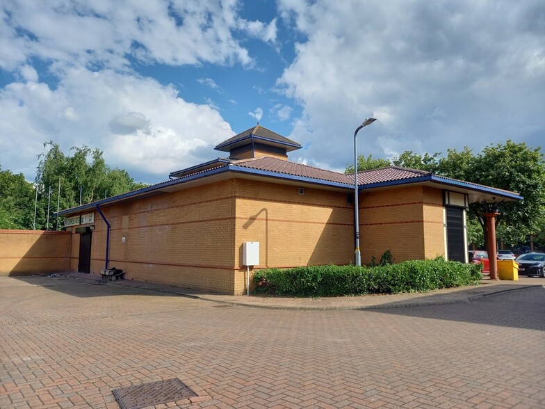 13 Benbow Ct, Shenley Church End à louer - Photo de l’immeuble – Image 2 sur 2