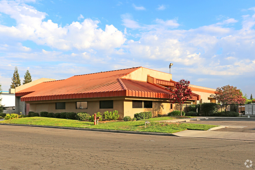 452 W Bedford Ave, Fresno, CA à louer - Photo de l’immeuble – Image 3 sur 6