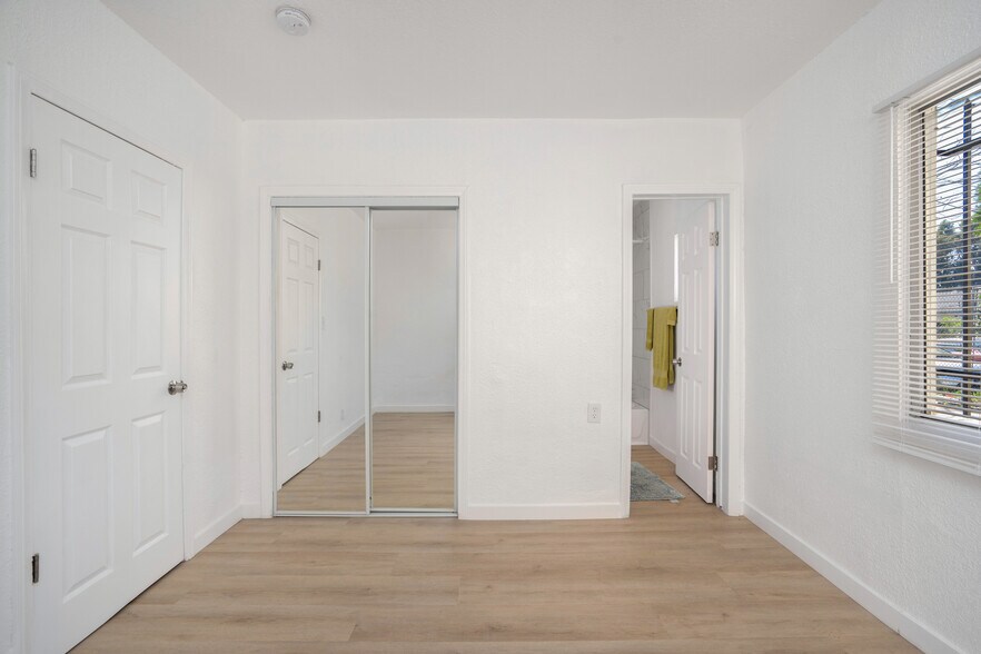 9309 S Broadway, Los Angeles, CA à vendre - Photo de l’immeuble – Image 3 sur 8