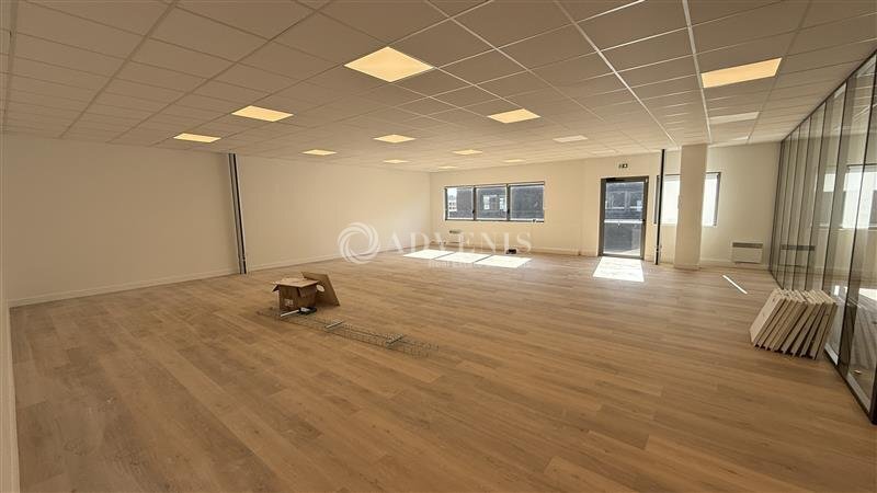 Bureau dans Ferrières-en-Brie à vendre - Photo intérieure – Image 2 sur 12