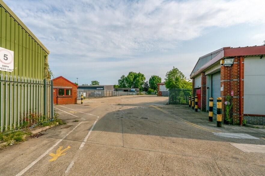 Building 3 South Rd, Hailsham à vendre - Photo de l’immeuble – Image 2 sur 2