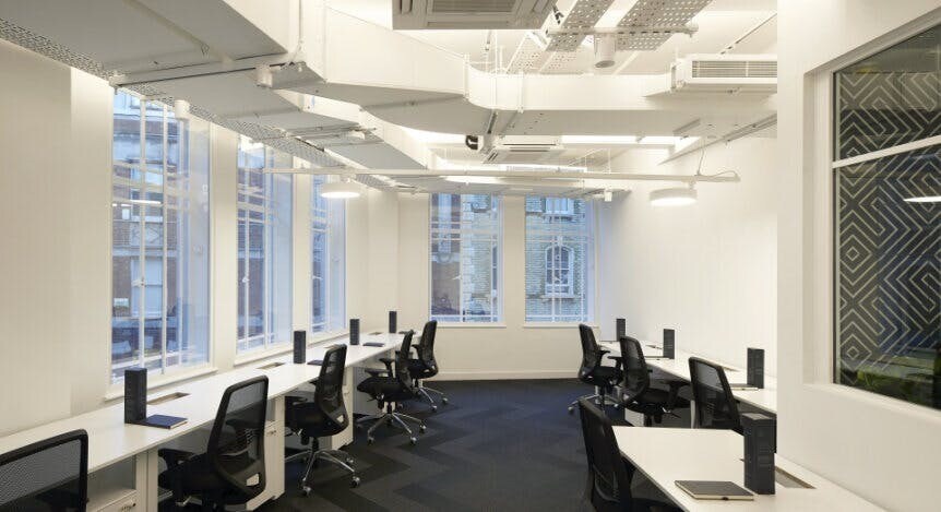 16-19 Eastcastle St, Londres à louer - Photo de l’immeuble – Image 3 sur 4