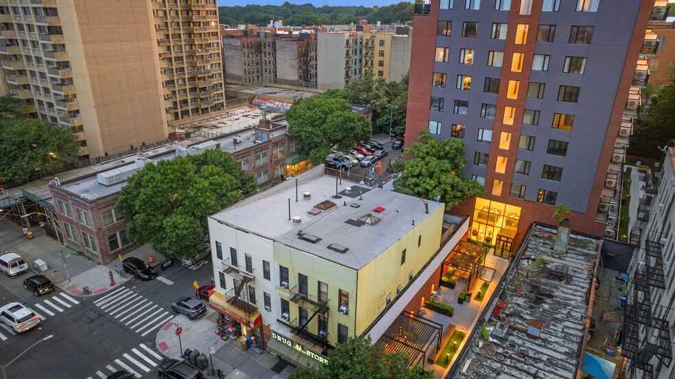 886 Franklin Ave, Brooklyn, NY à vendre - Photo de l’immeuble – Image 3 sur 9