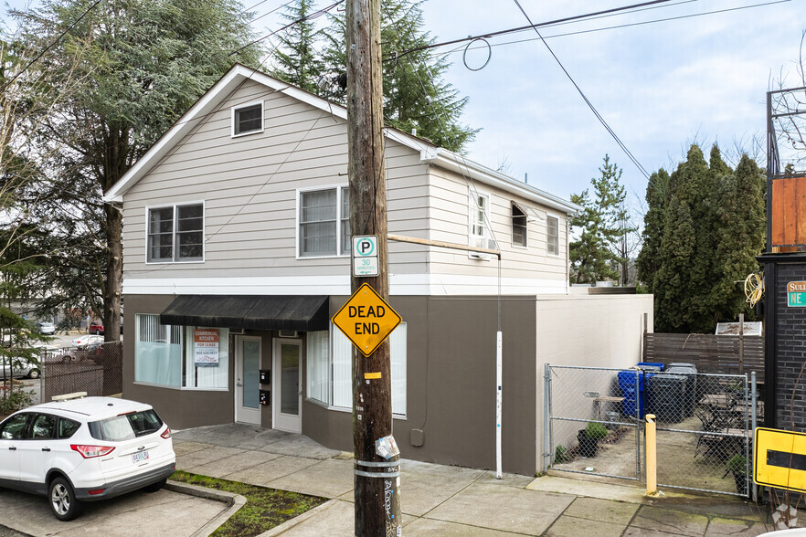 2816 NE Halsey St, Portland, OR à louer - Photo de l’immeuble – Image 3 sur 8