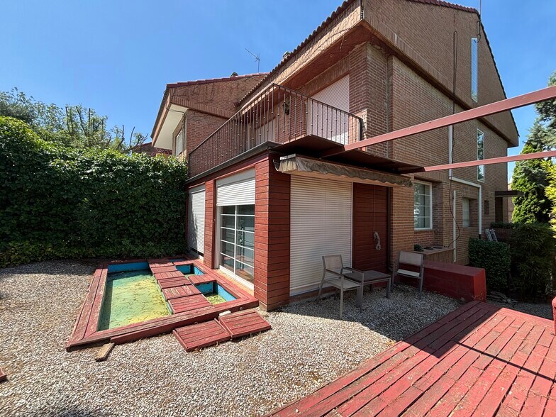 Calle Cuatro Pinos, 33, Pozuelo de Alarcón, Madrid à louer - Photo de l’immeuble – Image 3 sur 28