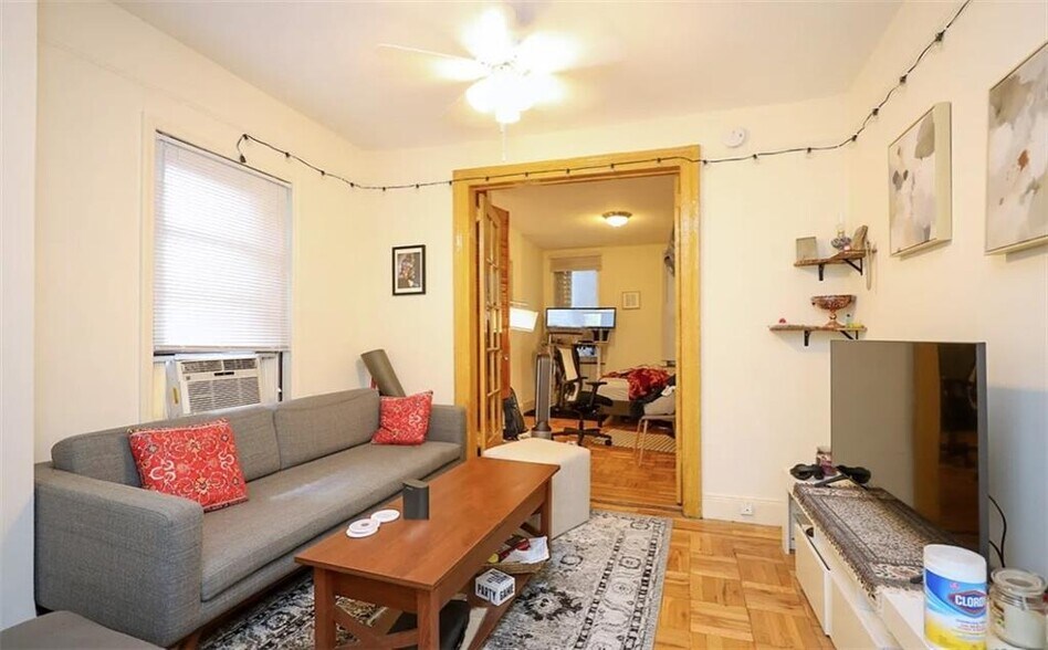 87 1st Ave, New York, NY à vendre - Photo de l’immeuble – Image 3 sur 10