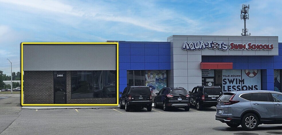 2460 28th St SE, Grand Rapids, MI à louer - Photo principale – Image 1 sur 1