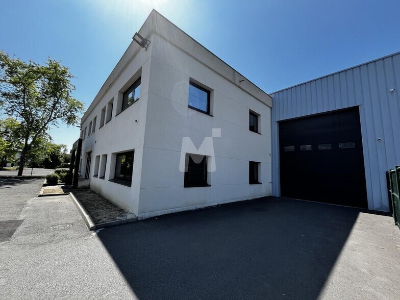 Local d'activités dans Lisses à vendre - Photo de l’immeuble – Image 3 sur 15