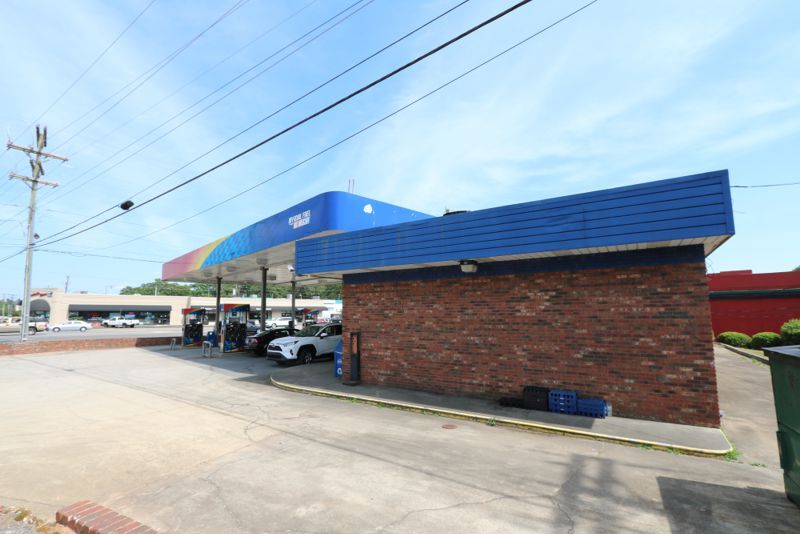 2350 E North St, Greenville, SC à vendre - Photo de l’immeuble – Image 3 sur 9
