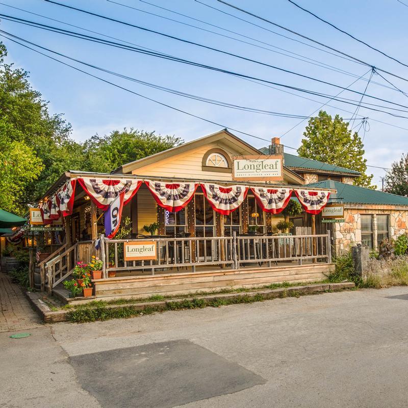 314 Wimberley Square Retail portefeuille de 2 biens à vendre sur LoopNet.fr Photo principale– Image 1 sur 10