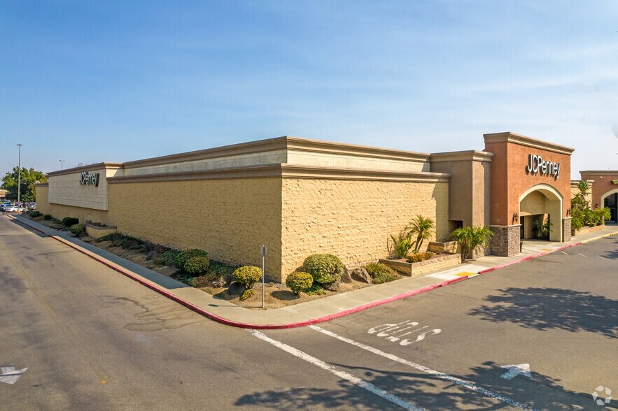 1260 E Gibson Rd, Woodland, CA à vendre - Photo de l’immeuble – Image 2 sur 6