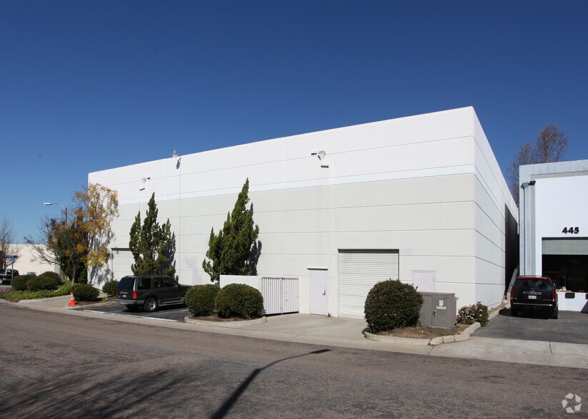 435 Carmel St, San Marcos, CA à louer - Photo de l’immeuble – Image 3 sur 5