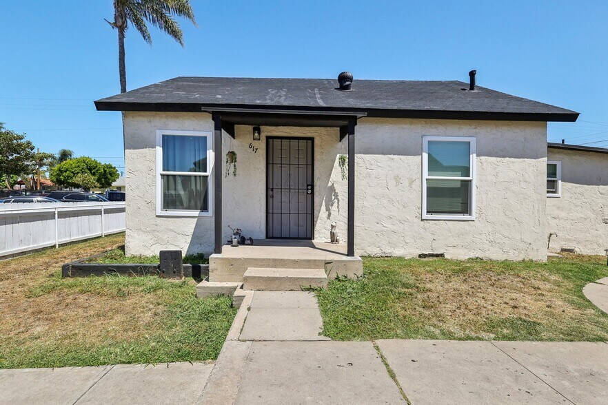 617-625 A Ave, National City, CA à vendre - Photo de l’immeuble – Image 2 sur 7