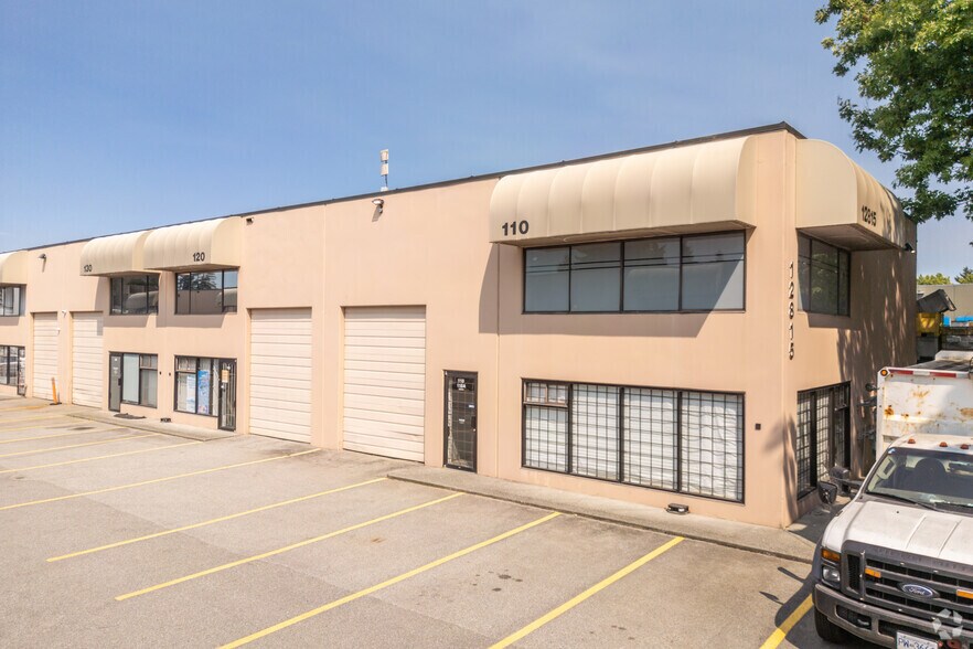 12815 Clarke Pl, Richmond, BC à louer - Photo de l’immeuble – Image 1 sur 3