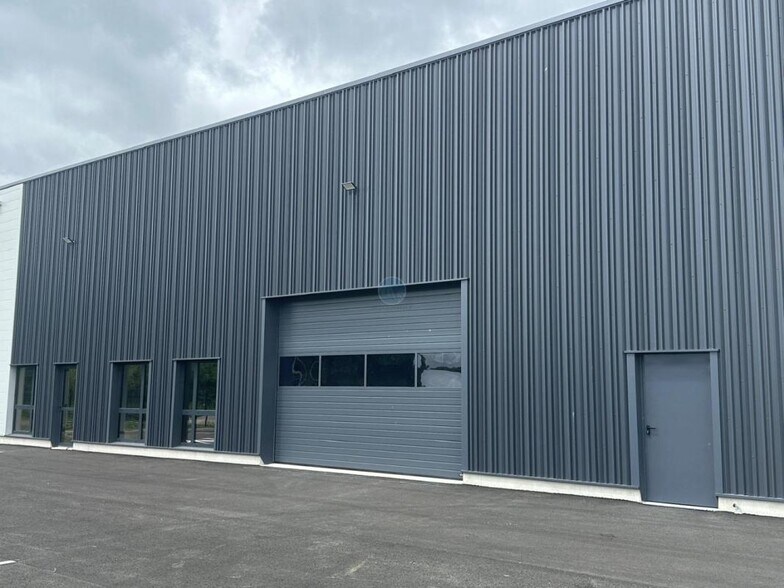 Industriel/Logistique dans Saran à louer - Photo de l’immeuble – Image 2 sur 4
